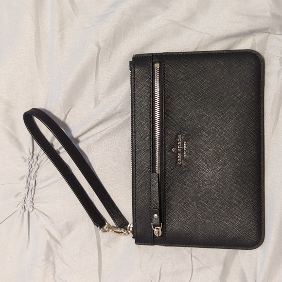 kate spade Handbags - Kate Spade Wristlet